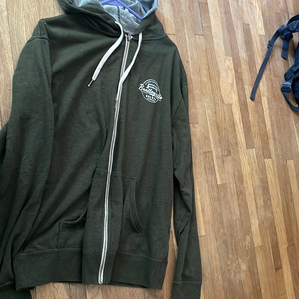 green duluth zip up